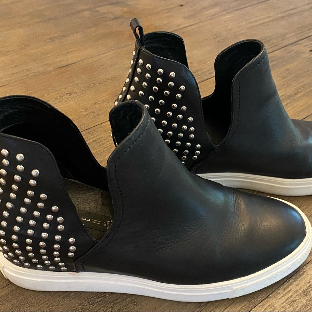 Steven by Steve Madden Coin Sneaker